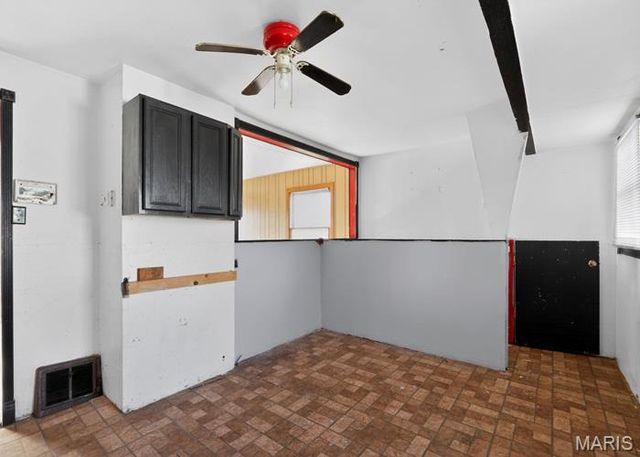 321 Caithness Road, St Louis, MO 63137