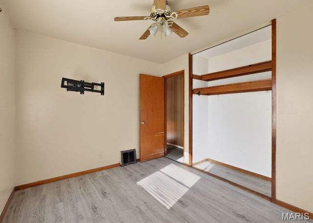 321 Caithness Road, St Louis, MO 63137