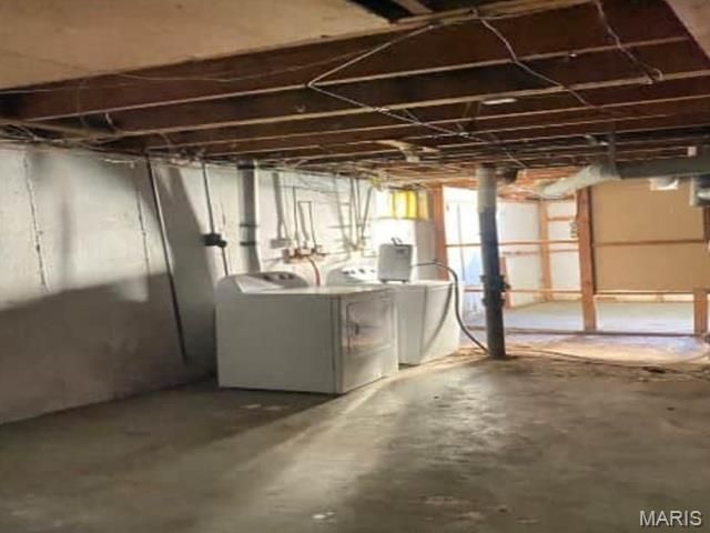 321 Caithness Road, St Louis, MO 63137