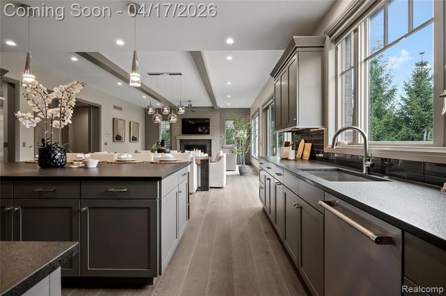3824 Poppleton Court, Troy, MI 48084