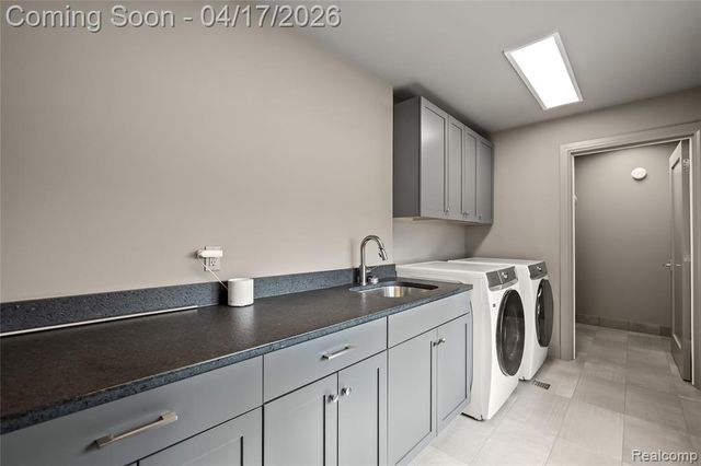 3824 Poppleton Court, Troy, MI 48084