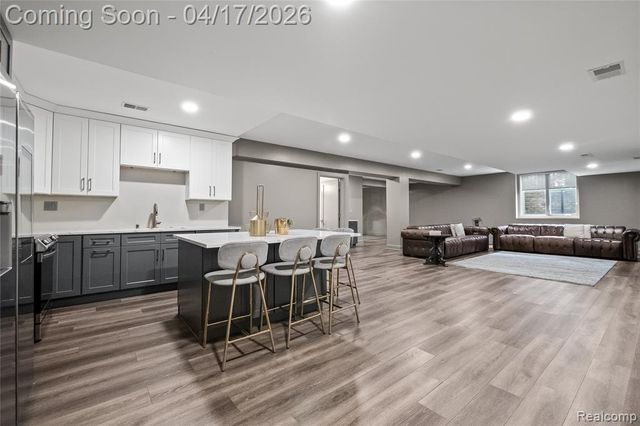 3824 Poppleton Court, Troy, MI 48084