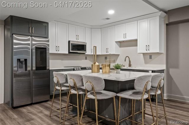 3824 Poppleton Court, Troy, MI 48084