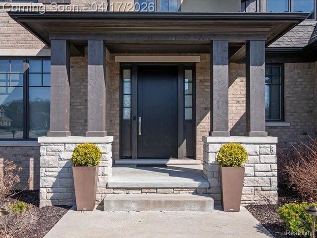 3824 Poppleton Court, Troy, MI 48084