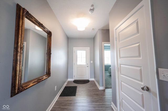 4860 W Safford Drive, New Palestine, IN 46163