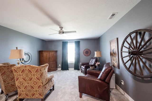4860 W Safford Drive, New Palestine, IN 46163