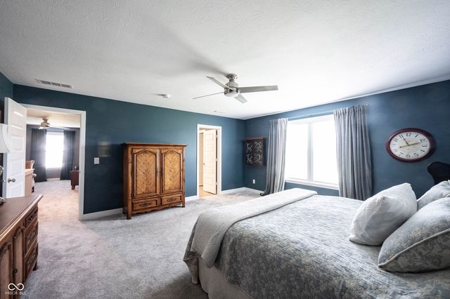 4860 W Safford Drive, New Palestine, IN 46163