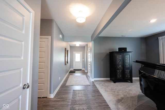 4860 W Safford Drive, New Palestine, IN 46163