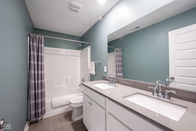 4860 W Safford Drive, New Palestine, IN 46163