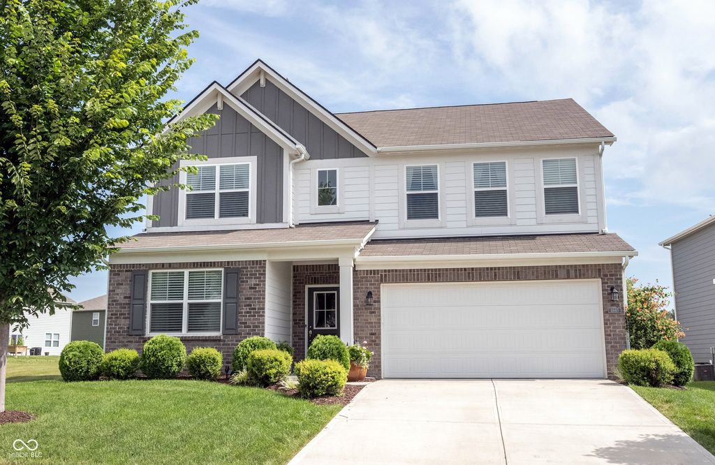 4860 W Safford Drive, New Palestine, IN 46163