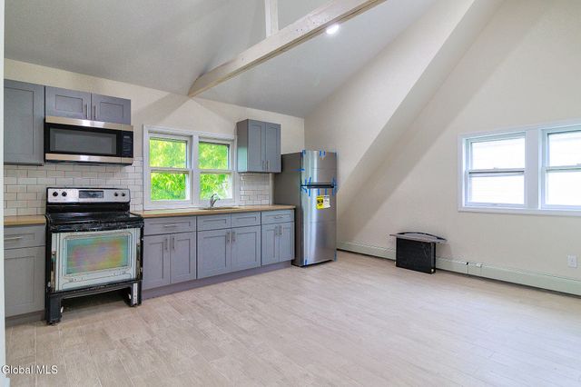 33 110th Street, Troy, NY 12182