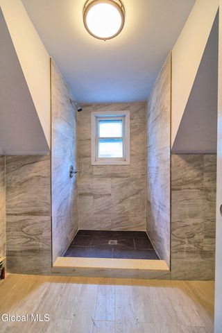 33 110th Street, Troy, NY 12182