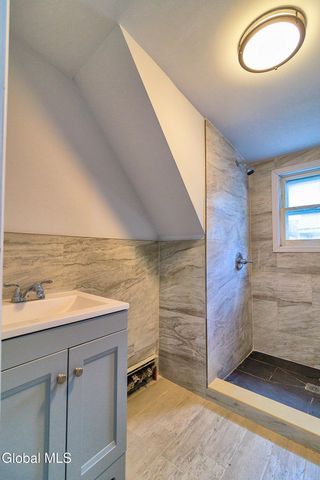 33 110th Street, Troy, NY 12182