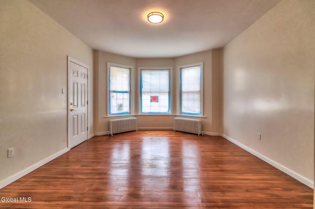 33 110th Street, Troy, NY 12182