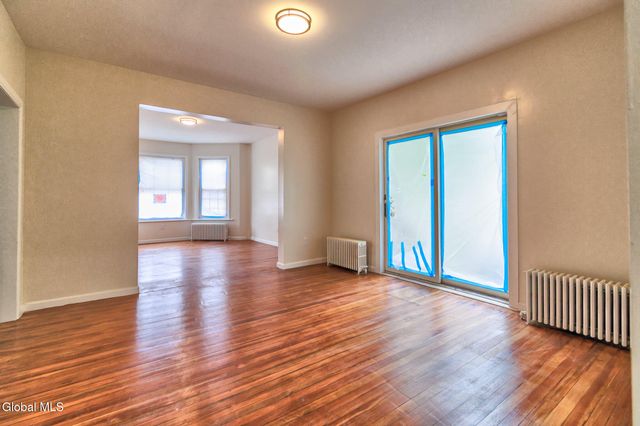 33 110th Street, Troy, NY 12182