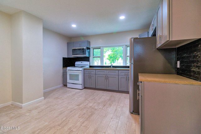 33 110th Street, Troy, NY 12182