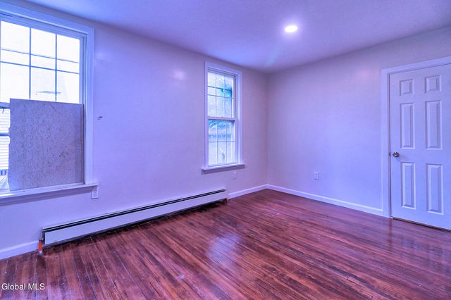 33 110th Street, Troy, NY 12182