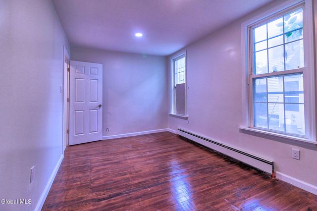 33 110th Street, Troy, NY 12182