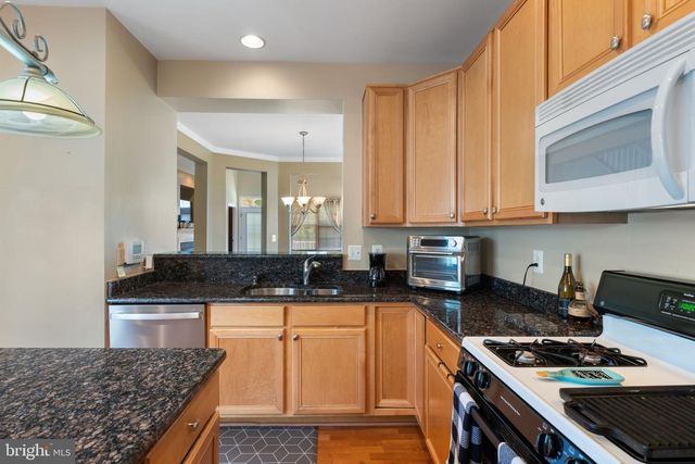 9405 PRIMROSE LN, Manassas Park, VA 20111