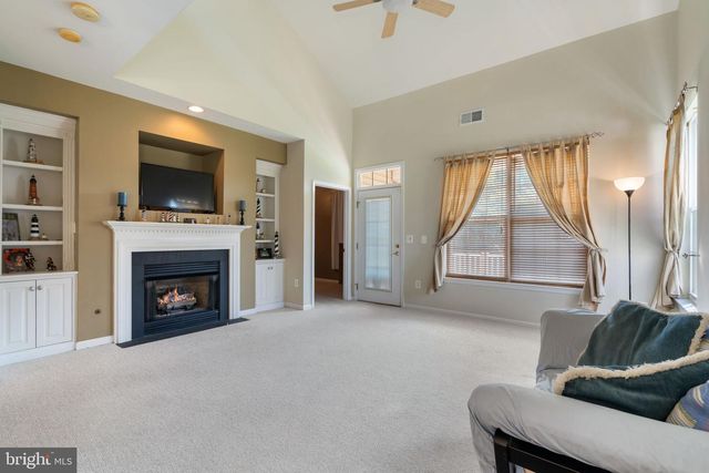 9405 PRIMROSE LN, Manassas Park, VA 20111