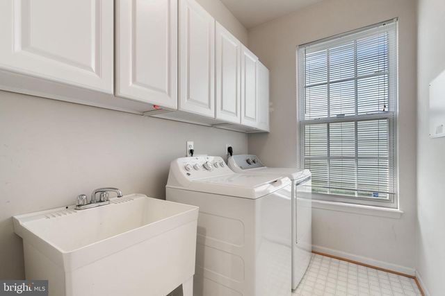9405 PRIMROSE LN, Manassas Park, VA 20111