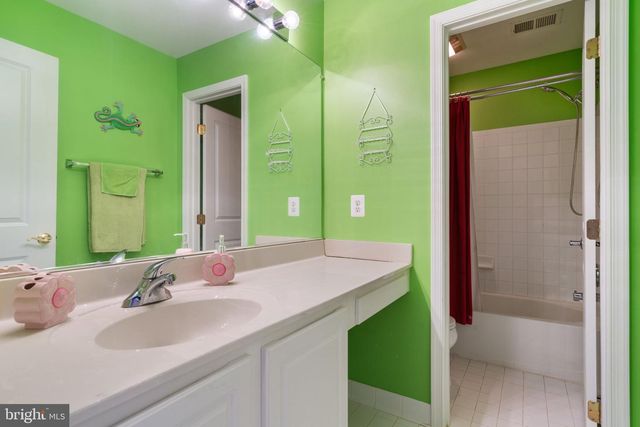 9405 PRIMROSE LN, Manassas Park, VA 20111
