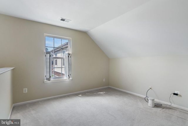 9405 PRIMROSE LN, Manassas Park, VA 20111