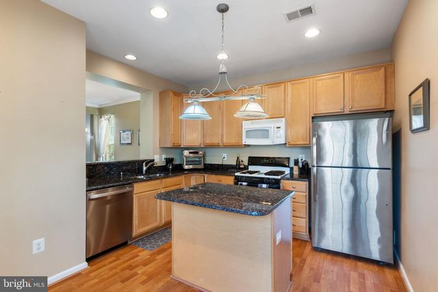 9405 PRIMROSE LN, Manassas Park, VA 20111