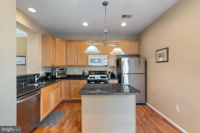 9405 PRIMROSE LN, Manassas Park, VA 20111