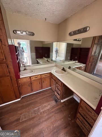 3891 Hogansville Road, Lagrange, GA 30241