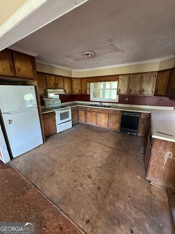3891 Hogansville Road, Lagrange, GA 30241