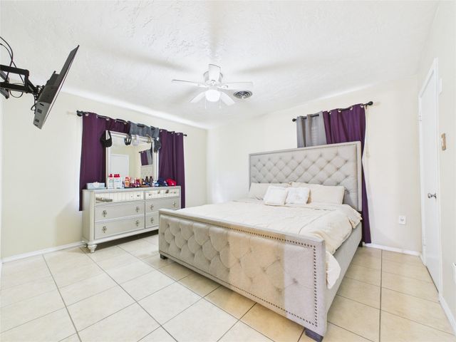 505 S Circle Drive, Baytown, TX 77520