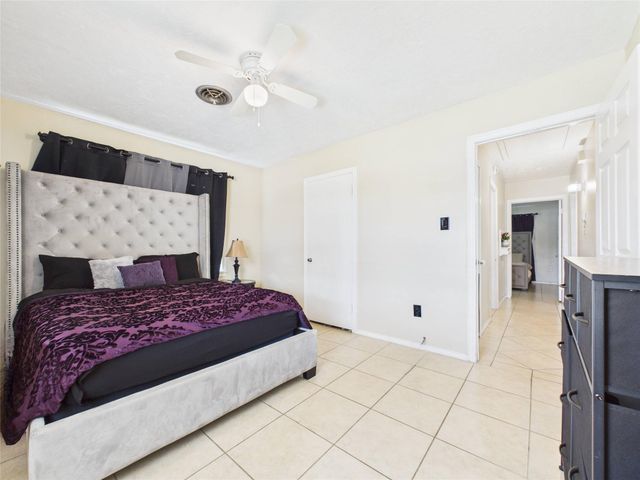 505 S Circle Drive, Baytown, TX 77520