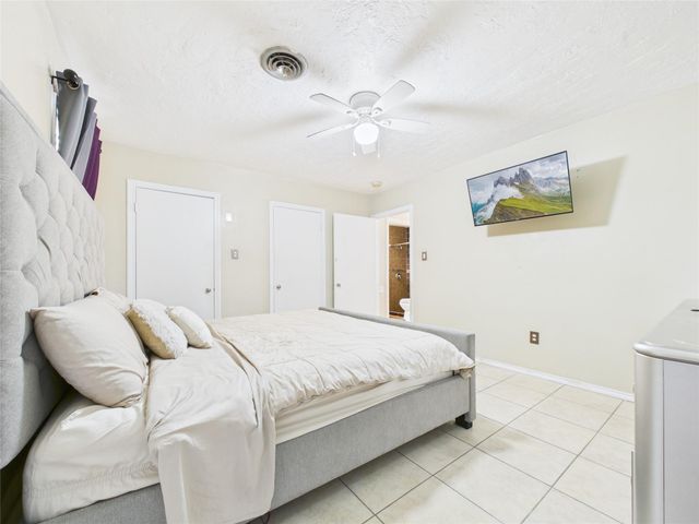 505 S Circle Drive, Baytown, TX 77520