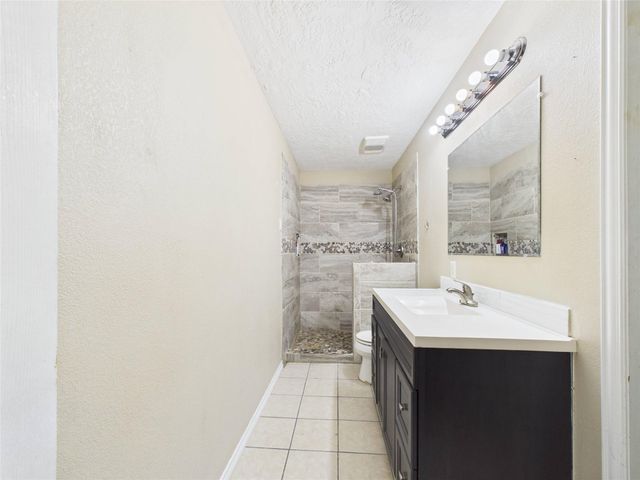 505 S Circle Drive, Baytown, TX 77520