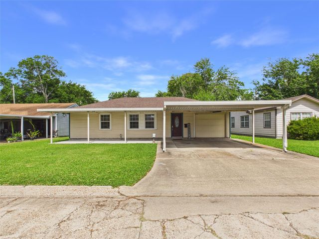 505 S Circle Drive, Baytown, TX 77520