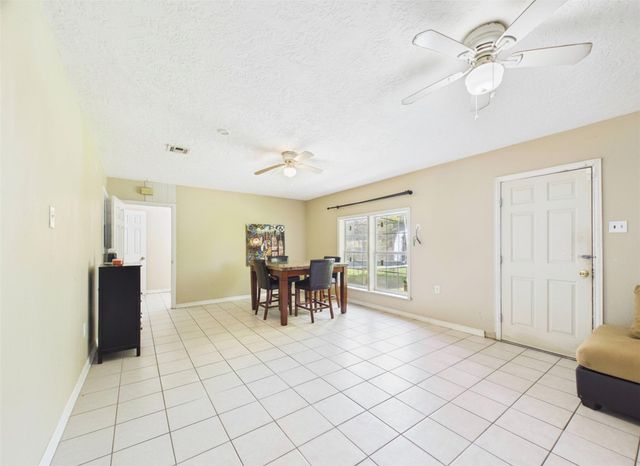 505 S Circle Drive, Baytown, TX 77520