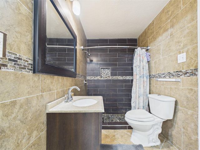 505 S Circle Drive, Baytown, TX 77520