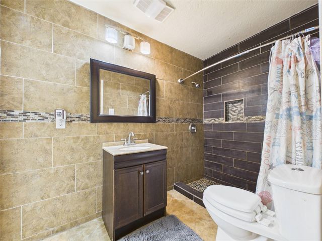 505 S Circle Drive, Baytown, TX 77520