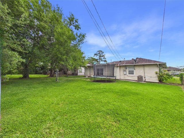 505 S Circle Drive, Baytown, TX 77520