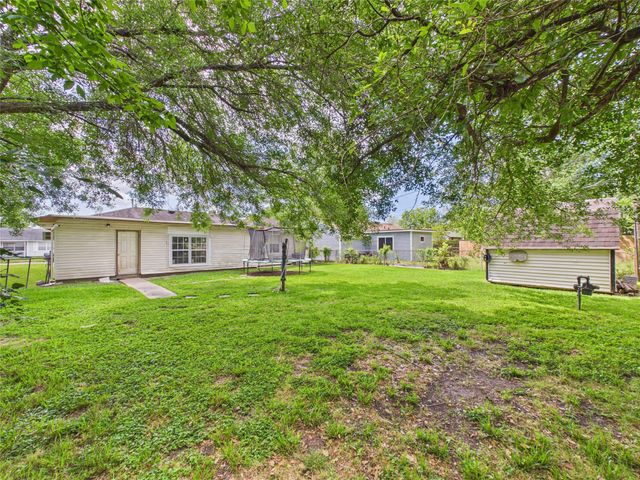 505 S Circle Drive, Baytown, TX 77520