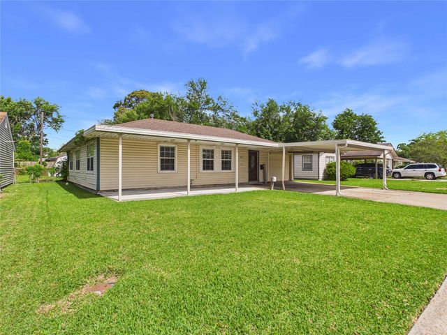505 S Circle Drive, Baytown, TX 77520