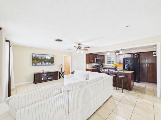 505 S Circle Drive, Baytown, TX 77520