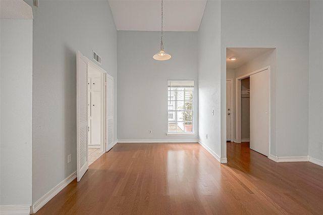 9809 Richmond Avenue C8, Houston, TX 77042