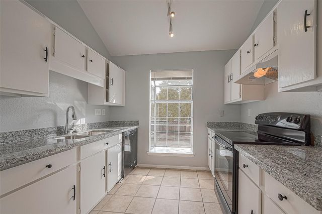 9809 Richmond Avenue C8, Houston, TX 77042