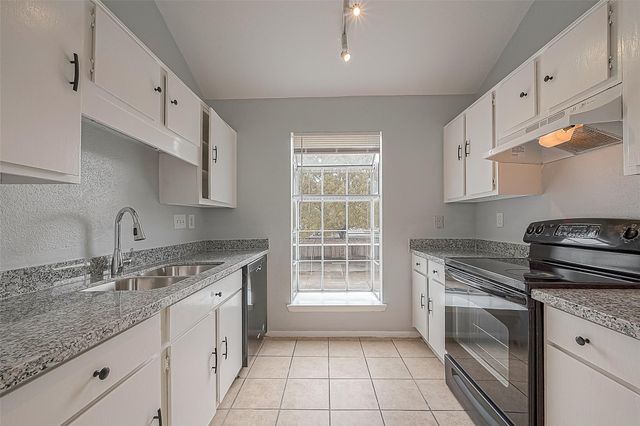 9809 Richmond Avenue C8, Houston, TX 77042