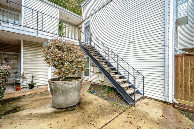 9809 Richmond Avenue C8, Houston, TX 77042