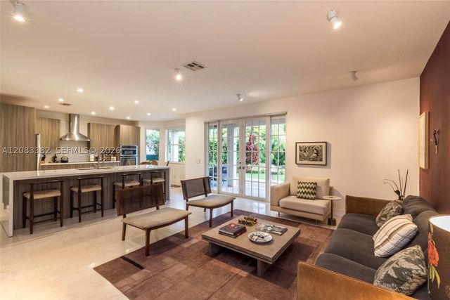 3652 Falcon Ridge Cir 0, Weston, FL 33331