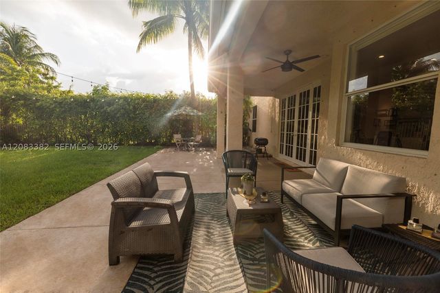 3652 Falcon Ridge Cir 0, Weston, FL 33331