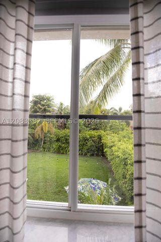 3652 Falcon Ridge Cir 0, Weston, FL 33331